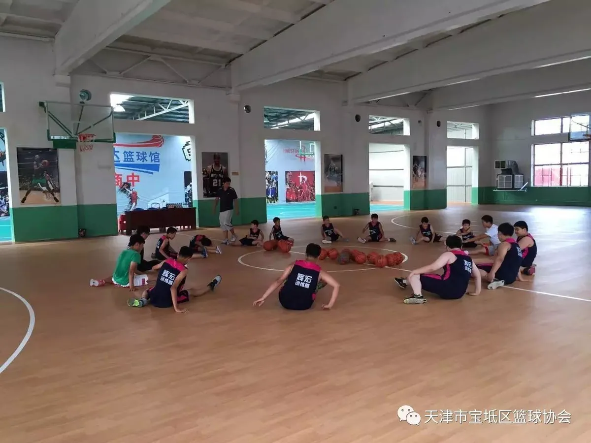 专业篮球运动员推荐的赛事训练计划_1
